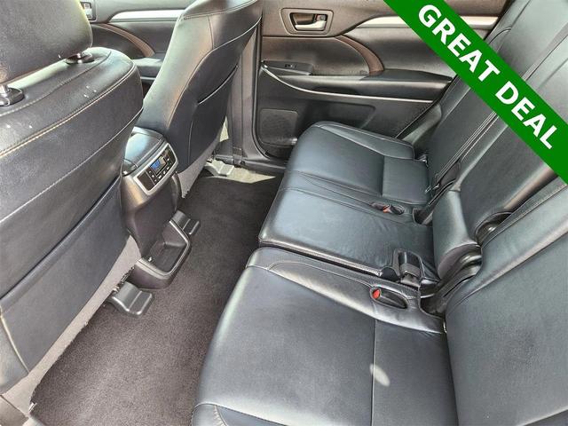 Photo of 2018 Celestial Silver Toyota Highlander