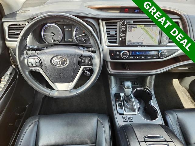 Photo of 2018 Celestial Silver Toyota Highlander