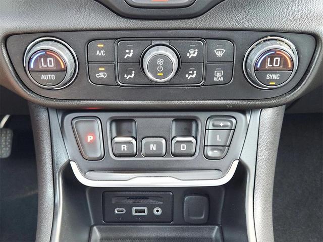 Photo of 2019 Summit White GMC Terrain