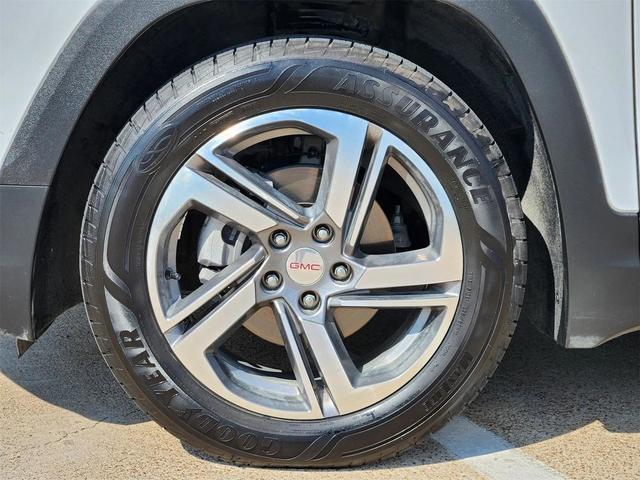 Photo of 2019 Summit White GMC Terrain