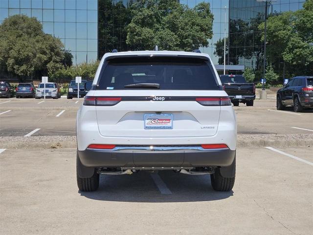 Photo of 2025 Bright White Clearcoat Jeep Grand Cherokee
