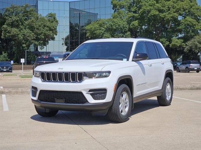 Photo of 2025 Bright White Clearcoat Jeep Grand Cherokee