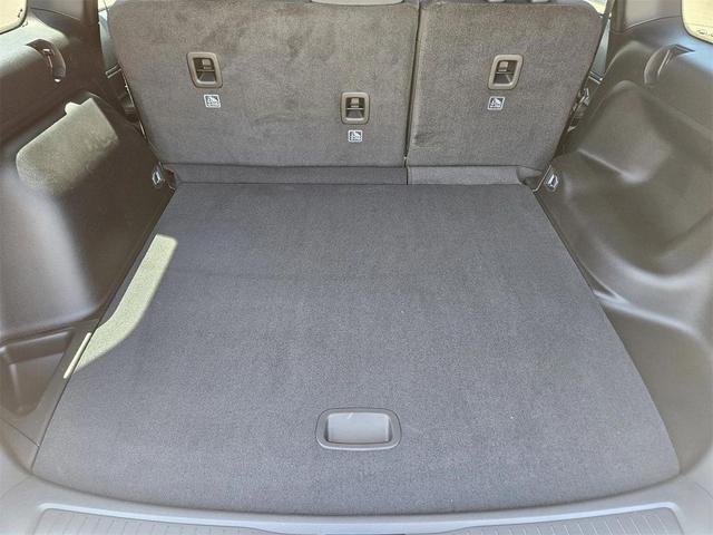 Photo of 2025 Bright White Clearcoat Jeep Grand Cherokee