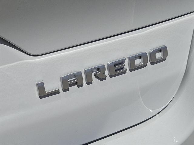 Photo of 2025 Bright White Clearcoat Jeep Grand Cherokee