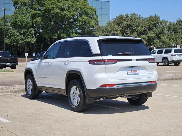 Photo of 2025 Bright White Clearcoat Jeep Grand Cherokee