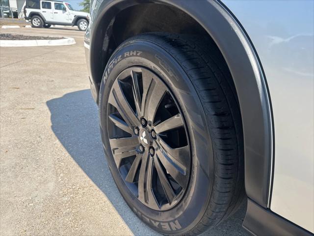 Photo of 2023 Alloy Silver Mitsubishi Outlander Sport