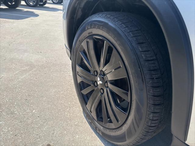Photo of 2023 Alloy Silver Mitsubishi Outlander Sport