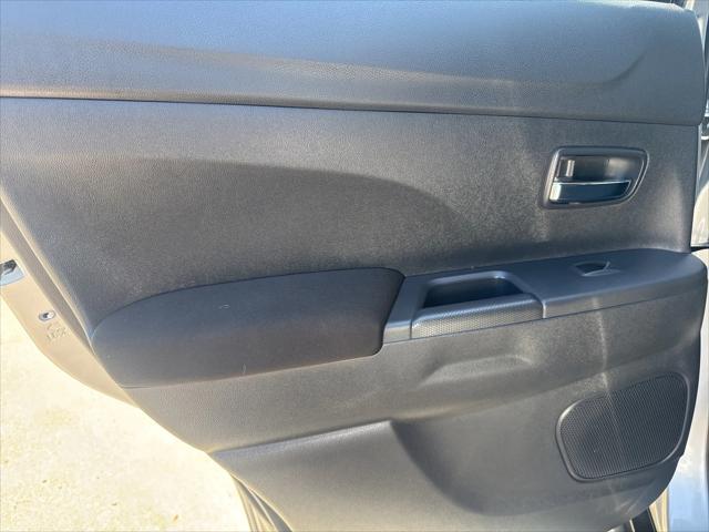 Photo of 2023 Alloy Silver Mitsubishi Outlander Sport