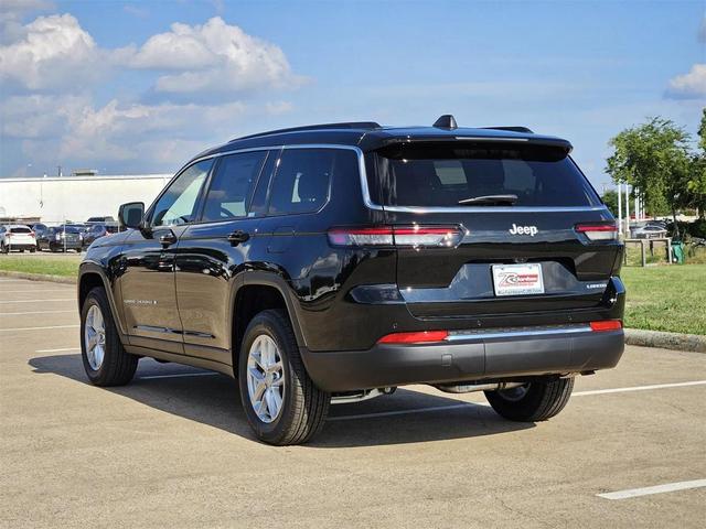 Photo of 2025 Diamond Black Crystal Pearlcoat Jeep Grand Cherokee L