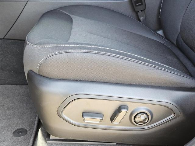 Photo of 2025 Diamond Black Crystal Pearlcoat Jeep Grand Cherokee L