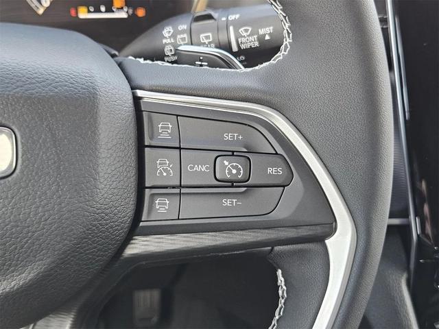 Photo of 2025 Diamond Black Crystal Pearlcoat Jeep Grand Cherokee L