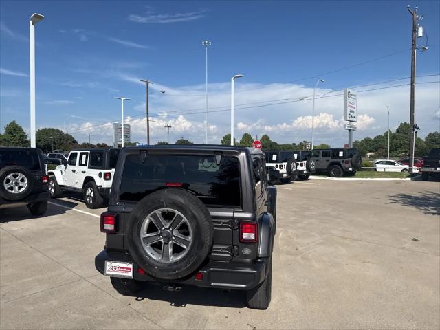 Photo of 2022 Granite Crystal Jeep Wrangler Unlimited