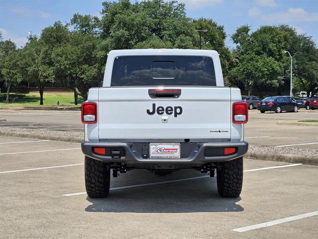 Photo of 2025 Bright White Jeep Gladiator