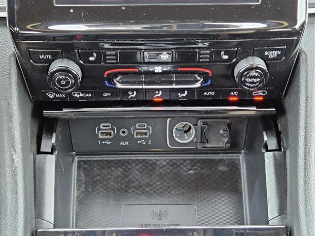 Photo of 2024 Bright White Jeep Grand Cherokee L
