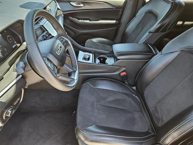 Photo of 2024 Bright White Jeep Grand Cherokee L