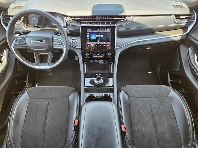 Photo of 2024 Bright White Jeep Grand Cherokee L