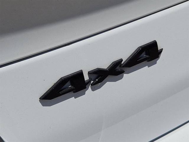 Photo of 2024 Bright White Jeep Grand Cherokee L