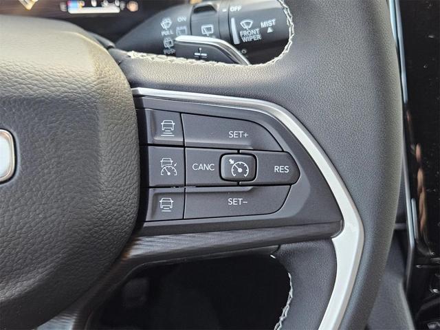 Photo of 2025 Silver Zynith Jeep Grand Cherokee