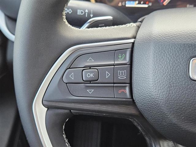 Photo of 2025 Silver Zynith Jeep Grand Cherokee