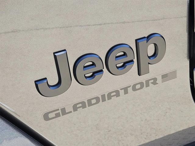 Photo of 2025 Granite Crystal Jeep Gladiator