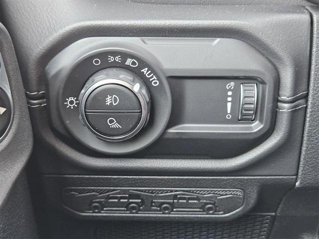 Photo of 2025 Granite Crystal Jeep Gladiator