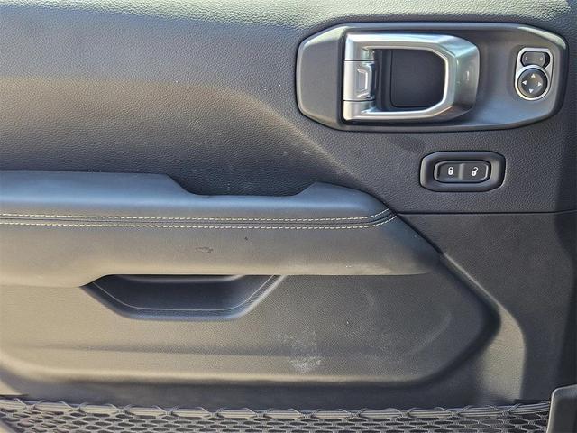 Photo of 2025 Granite Crystal Jeep Gladiator