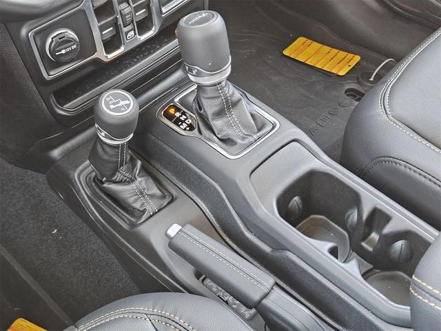 Photo of 2025 Granite Crystal Jeep Gladiator