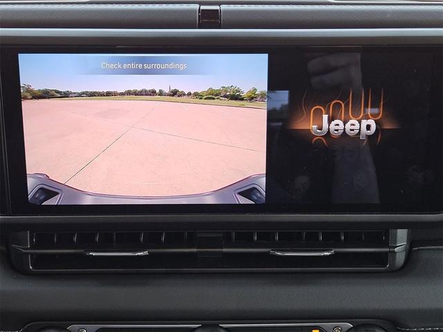 Photo of 2025 Granite Crystal Jeep Gladiator
