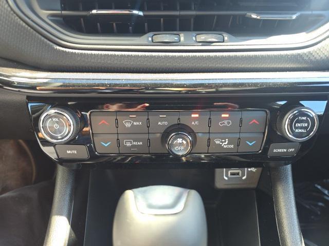 Photo of 2026 Bright White Clearcoat Jeep Compass