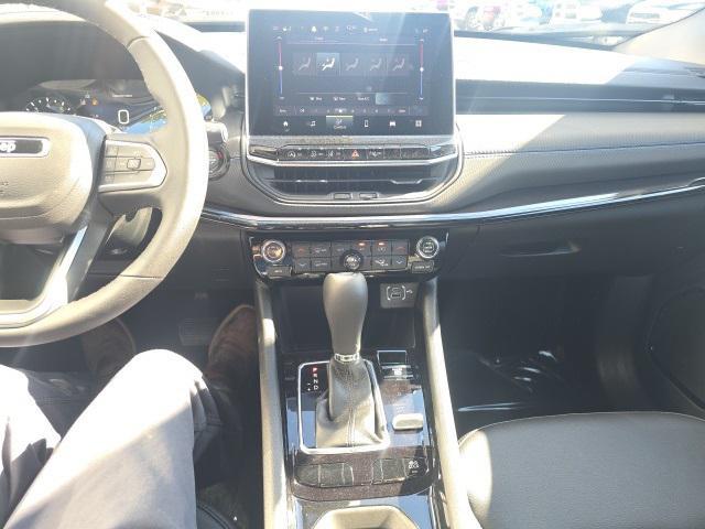 Photo of 2026 Bright White Clearcoat Jeep Compass