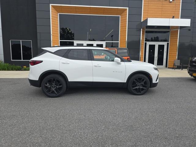 Photo of 2019 Summit White Chevrolet Blazer