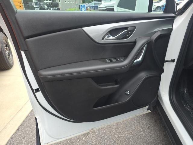 Photo of 2019 Summit White Chevrolet Blazer