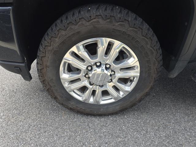 Photo of 2022 Hunter Metallic GMC Sierra 2500