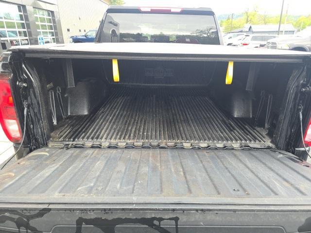 Photo of 2021 Onyx Black GMC Sierra 1500