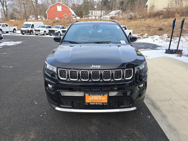 Photo of 2024 Diamond Black Crystal Pearlcoat Jeep Compass