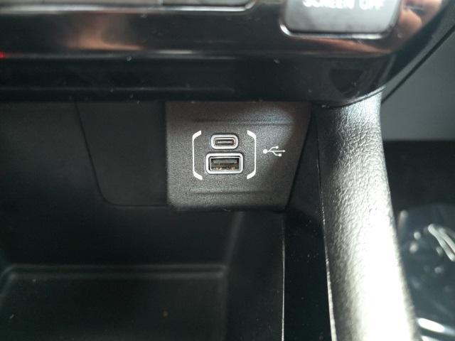 Photo of 2024 Diamond Black Crystal Pearlcoat Jeep Compass