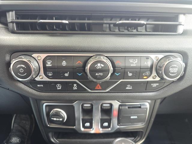 Photo of 2025 Granite Crystal Metallic Clearcoat Jeep Wrangler