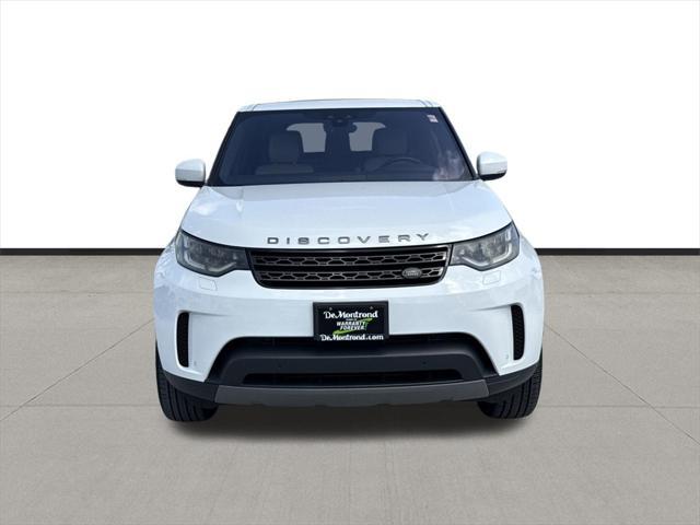 Photo of 2019 Fuji White Land Rover Discovery