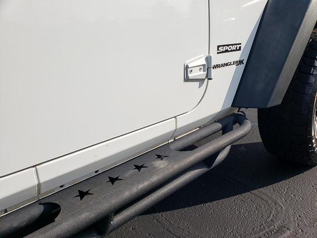Photo of 2018 Bright White Clearcoat Jeep Wrangler JK