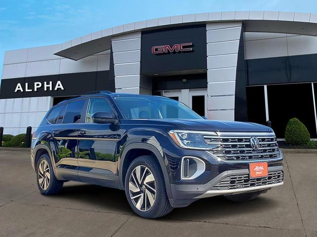 Photo of 2024 Deep Black Pearl Volkswagen Atlas