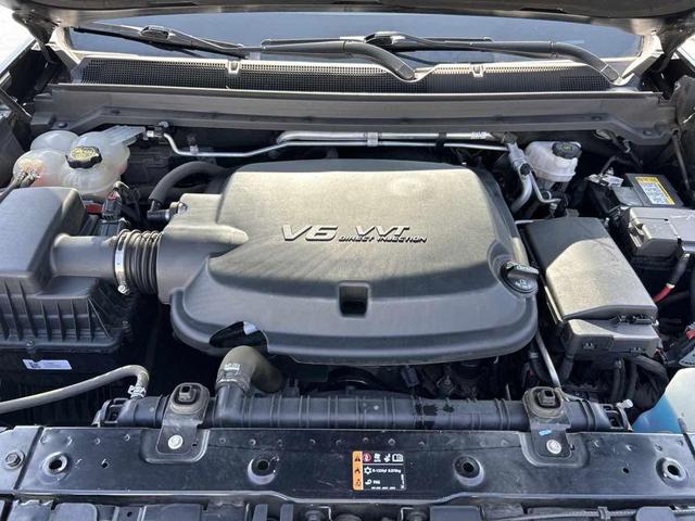 Photo of 2022 Black Chevrolet Colorado