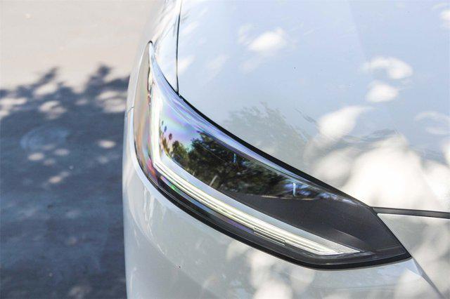 Photo of 2026 Platinum White Pearl Honda HR-V