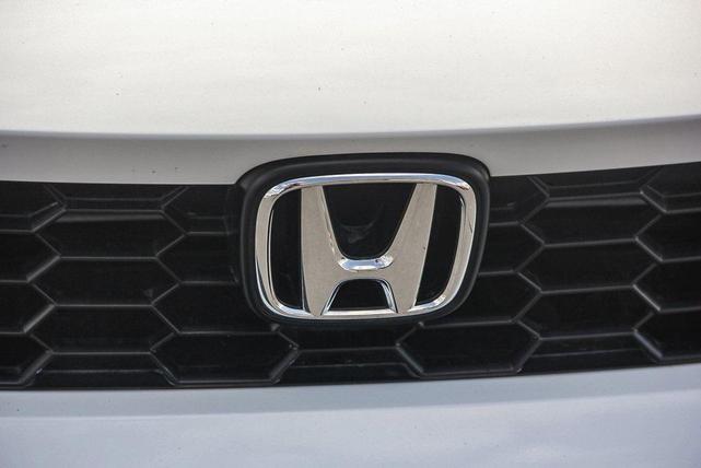 Photo of 2025 Platinum White Pearl Honda Civic Hybrid
