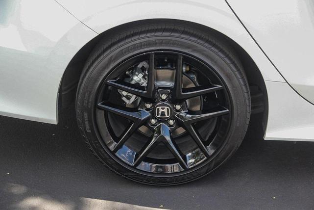 Photo of 2025 Platinum White Pearl Honda Civic Hybrid