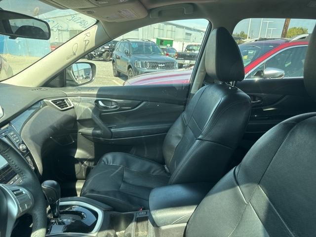 Photo of 2016 Gun Metallic Nissan Rogue