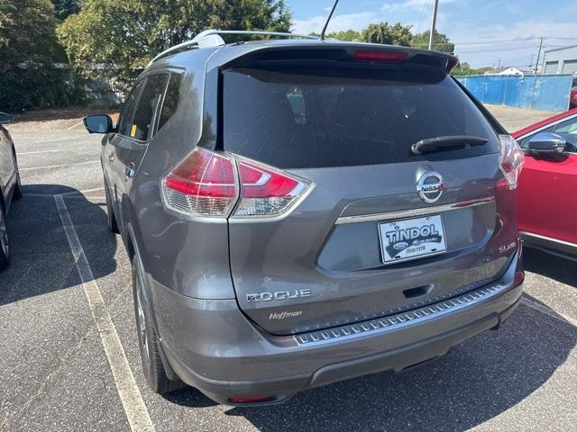 Photo of 2016 Gun Metallic Nissan Rogue