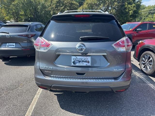 Photo of 2016 Gun Metallic Nissan Rogue