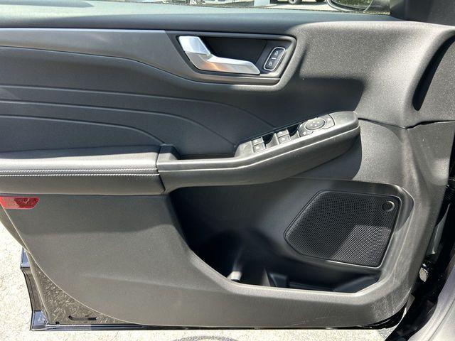 Photo of 2025 Agate Black Metallic Ford Escape