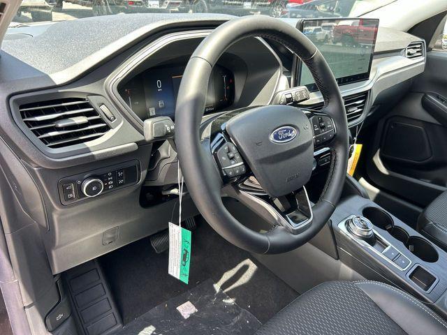 Photo of 2025 Agate Black Metallic Ford Escape
