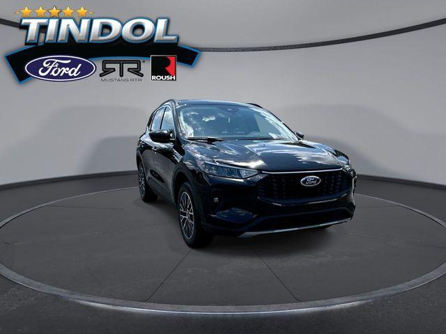 Photo of 2025 Agate Black Metallic Ford Escape